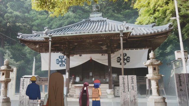 Prayer at the Daishido Hall